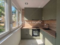 Eladó téglalakás, Pécsett 59.9 M Ft, 3 szobás