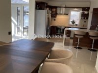 Eladó családi ház, Velencén 198.7 M Ft, 4 szobás