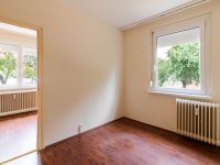 Eladó panellakás, Debrecenben 54 M Ft, 1+2 szobás