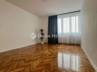 Eladó téglalakás, Pécsett 63.9 M Ft, 2 szobás