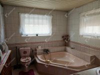 Eladó családi ház, Vecsésen 130 M Ft, 5 szobás