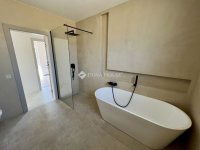 Eladó családi ház, Pécsett 127.9 M Ft, 4 szobás