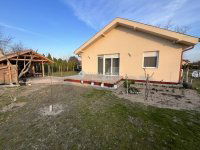 Eladó családi ház, Kecskeméten 79.9 M Ft, 8 szobás