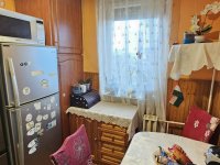 Eladó panellakás, Pécsett 43.99 M Ft, 3 szobás