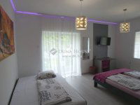 Eladó családi ház, Balatonfüreden 649.9 M Ft, 14+2 szobás