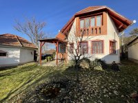 Eladó családi ház, Budakeszin 199 M Ft, 5 szobás