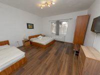 Eladó családi ház, Siófokon 149.7 M Ft, 6 szobás