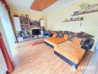 Eladó téglalakás