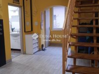 Eladó családi ház, Nyergesújfaluban 90 M Ft, 6 szobás