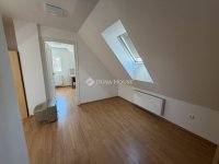 Eladó téglalakás, Pécsett 96.9 M Ft, 5 szobás