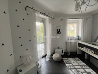 Eladó családi ház, II. kerületben 298 M Ft, 8 szobás