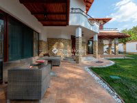 Eladó családi ház, Gödön 776 M Ft, 8+1 szobás