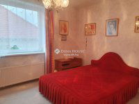 Eladó családi ház, Pécsett 165 M Ft, 8 szobás