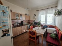 Eladó családi ház, Zsámbékon 89.9 M Ft, 5+2 szobás