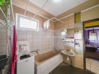 Eladó családi ház, Vecsésen 95 M Ft, 4 szobás