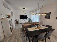 Eladó téglalakás, Pécsett 100 M Ft, 4 szobás