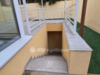 Eladó családi ház, Debrecenben 180 M Ft, 3 szobás