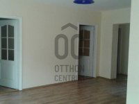 Eladó téglalakás