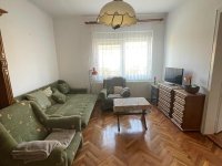 Kiadó családi ház, albérlet, Pécsett, Űrhajós utcában