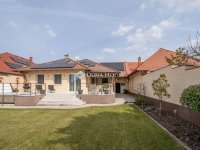 Eladó családi ház, Kecskeméten 194 M Ft, 4 szobás