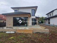 Eladó családi ház, Szegeden 231.874 M Ft, 5 szobás