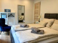 Eladó családi ház, II. kerületben 369 M Ft, 9 szobás