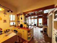 Eladó családi ház, III. kerületben 194.31 M Ft, 5 szobás