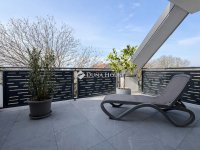 Eladó téglalakás, XV. kerületben 229 M Ft, 7 szobás