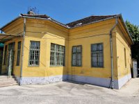 Eladó ipari ingatlan, Tatán 109.9 M Ft, 9+2 szobás