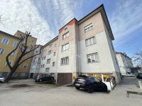 Eladó téglalakás, Székesfehérvárott 90 M Ft, 3 szobás