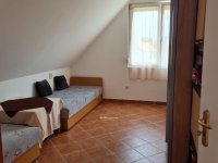 Eladó családi ház, Veszprémben 149.9 M Ft, 8+2 szobás