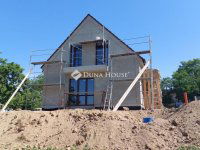 Eladó ikerház, Vácon 119.8 M Ft, 4 szobás / költözzbe.hu