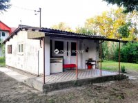 Eladó nyaraló, Tasson 16 M Ft, 3 szobás / költözzbe.hu