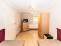 Eladó családi ház, Szombathelyen 95 M Ft, 9 szobás