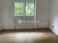 Eladó téglalakás, Pécsett 64.9 M Ft, 2 szobás