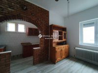 Eladó családi ház, Dunaharasztin 109.9 M Ft, 7 szobás