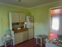 Eladó nyaraló, Komlón 11 M Ft, 3 szobás / költözzbe.hu