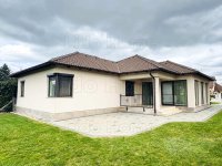 Eladó családi ház, Nyúlon 145.99 M Ft, 4 szobás