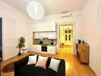 Eladó téglalakás, VI. kerületben 150 M Ft, 4 szobás