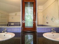 Eladó családi ház, III. kerületben 249 M Ft, 6 szobás