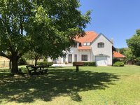 Eladó családi ház, Aszófőn 199 M Ft, 7 szobás