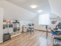Eladó családi ház, Vecsésen 149 M Ft, 5+1 szobás