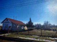 Eladó családi ház, Törtelen 13 M Ft, 1+1 szobás