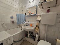 Eladó panellakás, Komlón 19.9 M Ft, 2 szobás