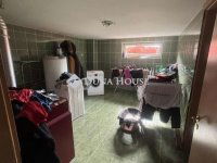 Eladó családi ház, Pécsett 79.9 M Ft, 7 szobás