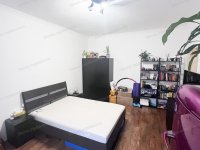 Eladó téglalakás, Komáromban 32 M Ft, 1 szobás