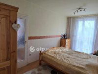 Eladó panellakás, Debrecenben 66.9 M Ft, 3 szobás