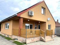 Eladó családi ház, Kónyon 102.5 M Ft, 3 szobás