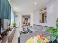 Eladó családi ház, Vecsésen 164.9 M Ft, 6 szobás