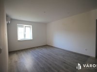 Eladó téglalakás, Sárváron 28.5 M Ft, 1 szobás